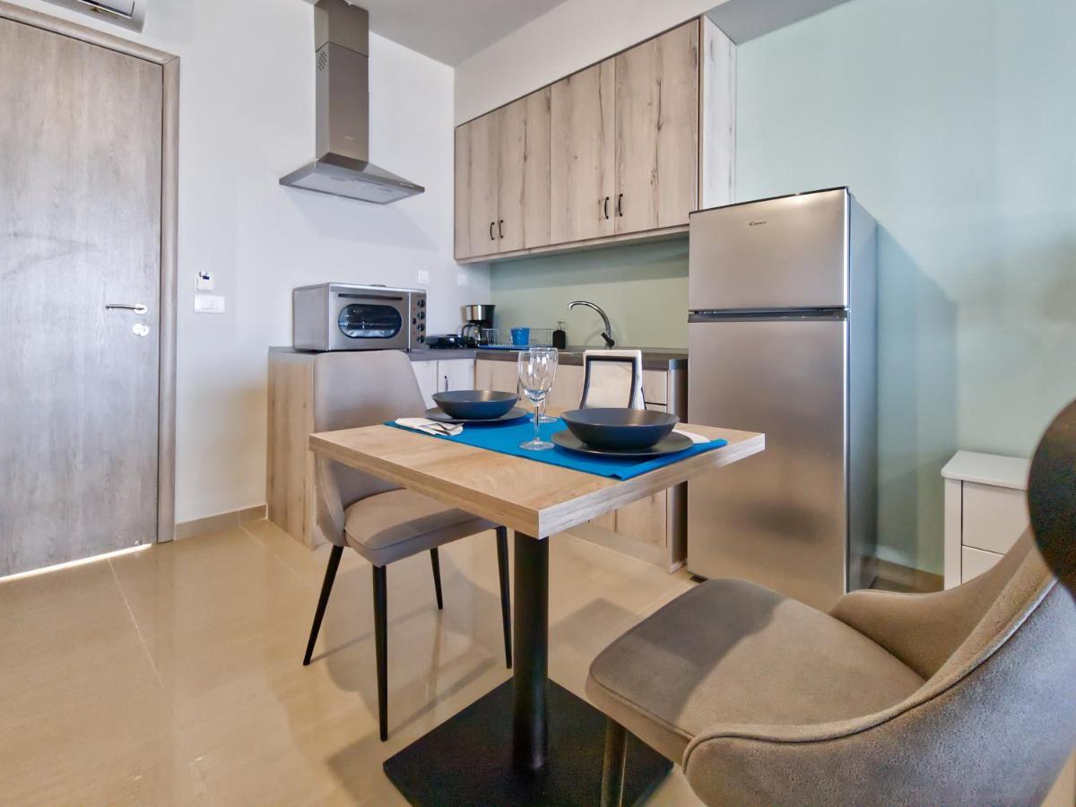 Epipleon Luxury Suites -106- Δωμάτιο 40Τμ Με Βεράντα 45Τμ Μπροστά Στην Θάλασσα Nafpaktos Zewnętrze zdjęcie
