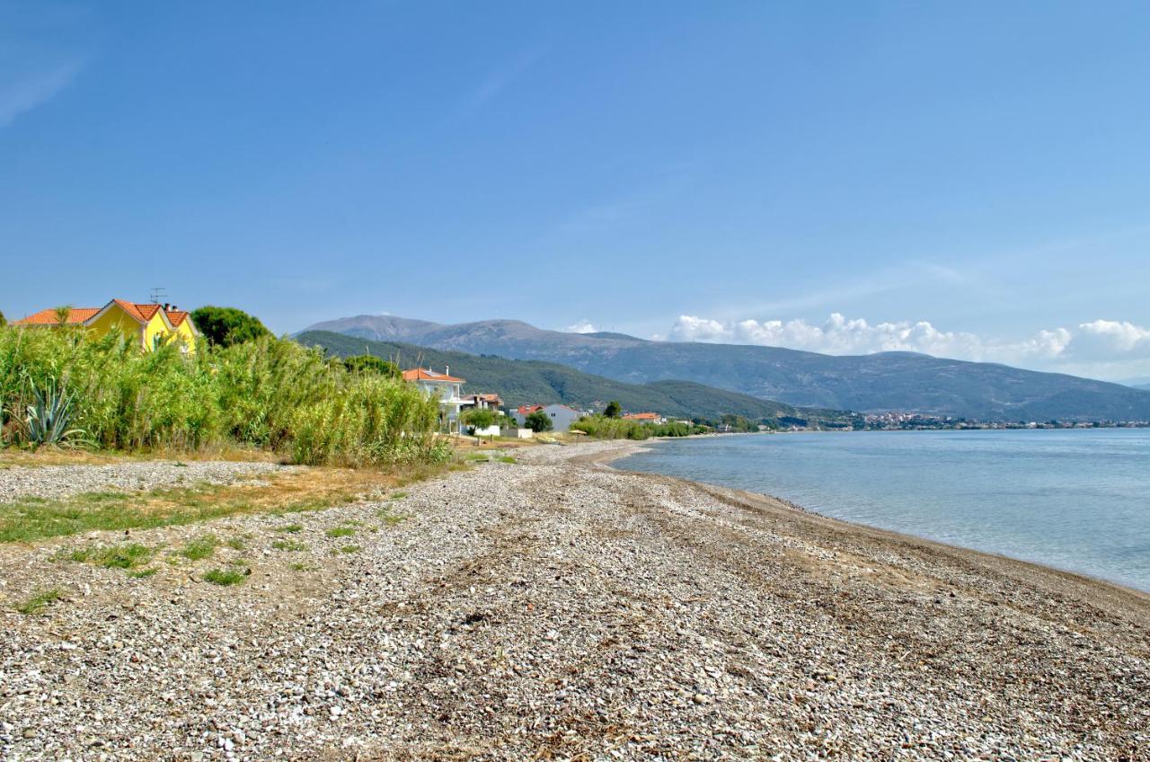Epipleon Luxury Suites -106- Δωμάτιο 40Τμ Με Βεράντα 45Τμ Μπροστά Στην Θάλασσα Nafpaktos Zewnętrze zdjęcie